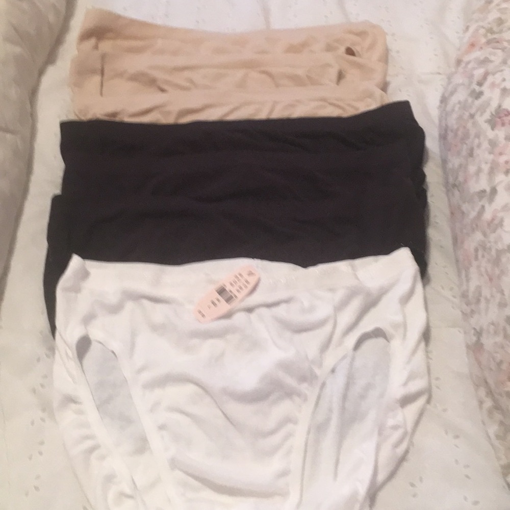 Victoria Secret New 7 High Leg Briefs Sz. L